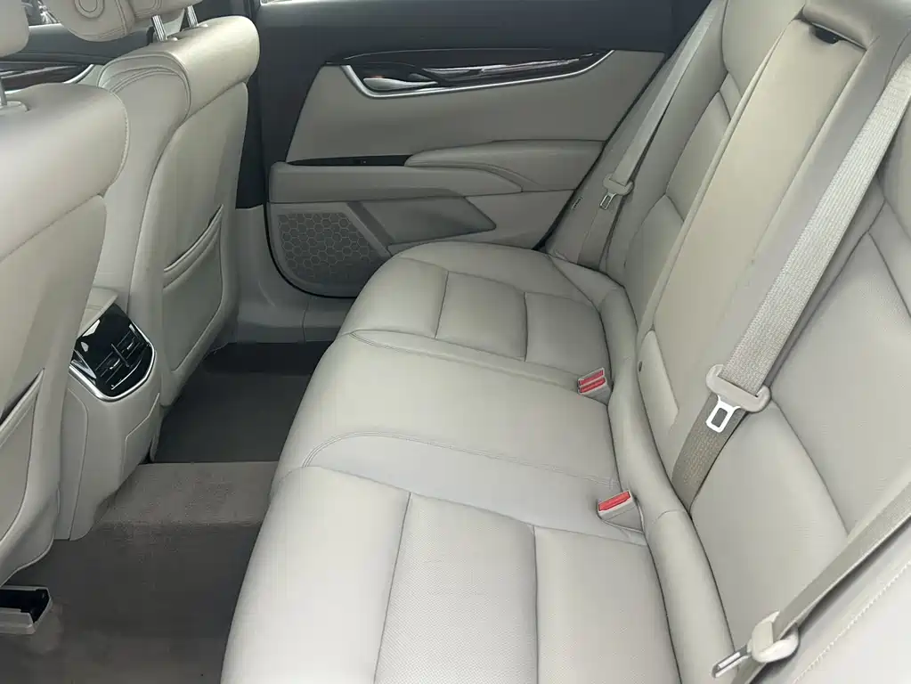 Cadillac XTS 2015 — фото 12