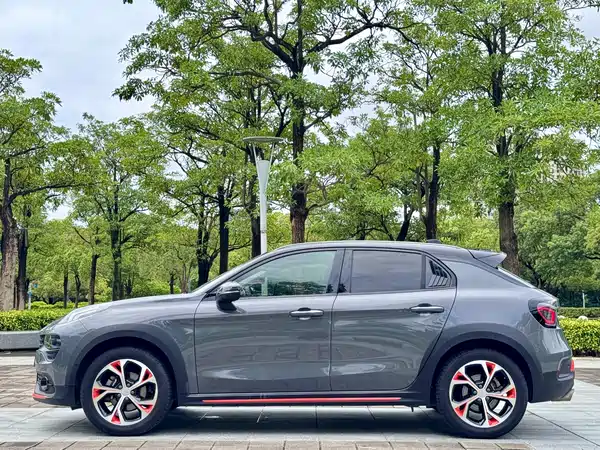 Lynk & Co 02 2018