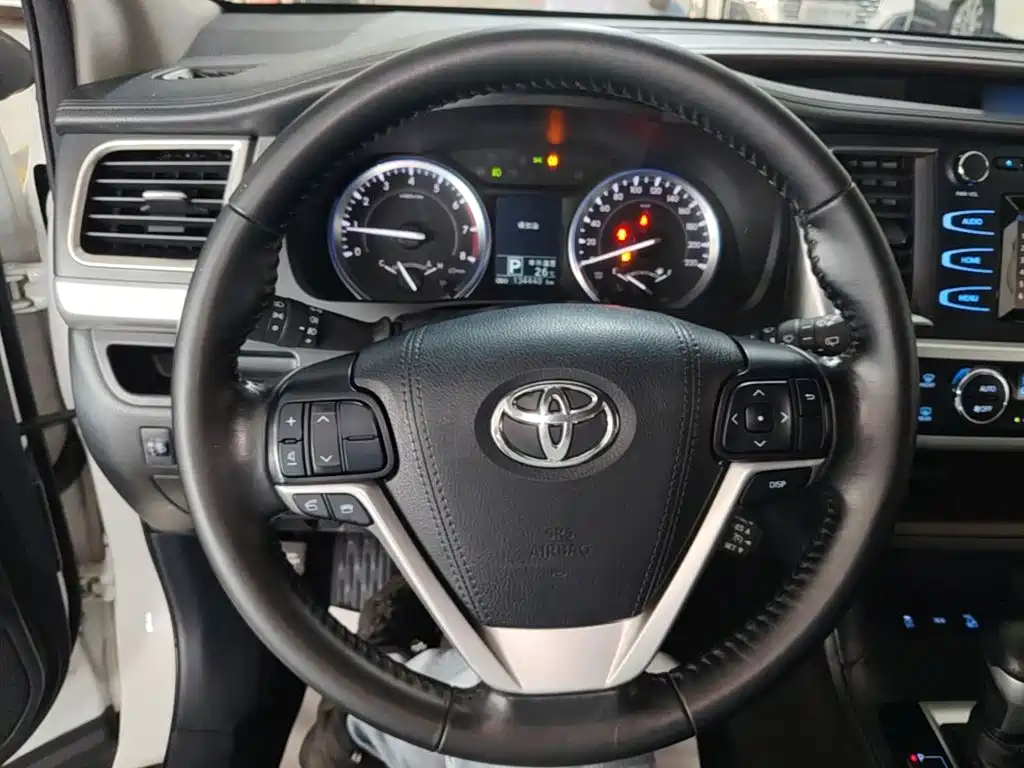 Toyota Highlander 2017 — фото 11
