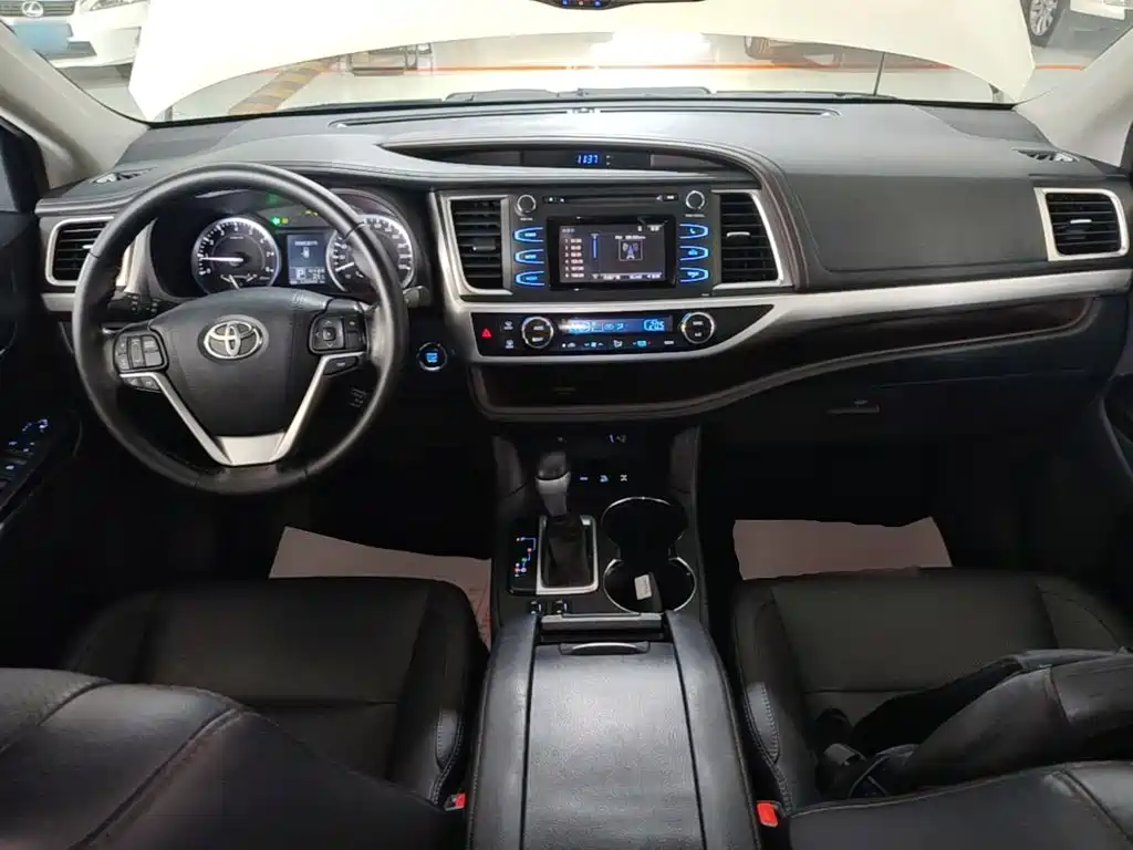 Toyota Highlander 2017 — фото 10