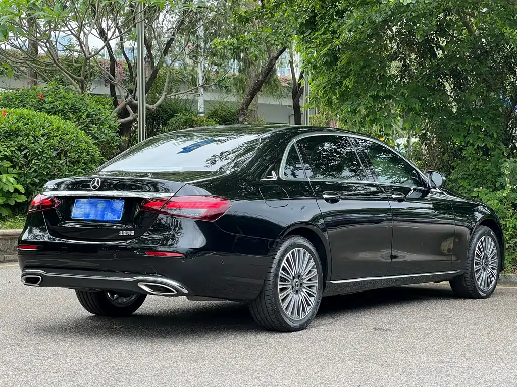 Mercedes-Benz E-Class 2022 — фото 4