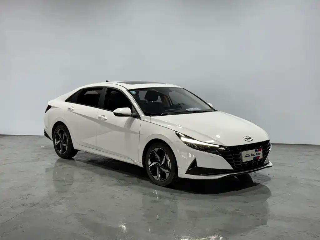 Hyundai Elantra 2022 — фото 3
