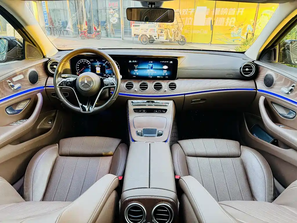 Mercedes-Benz E-Class 2022 — фото 11