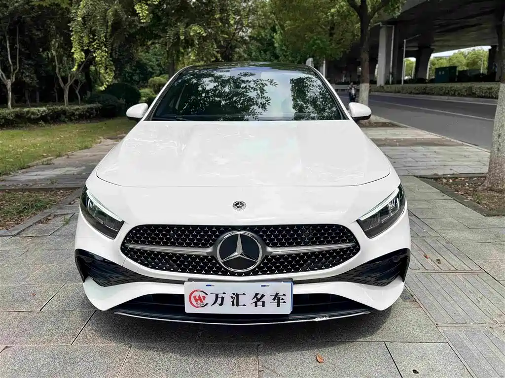 Mercedes-Benz A-Class 2024 — фото 2