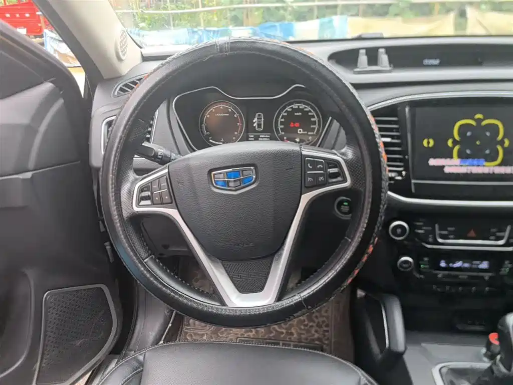 Geely Vision X6 2017 — фото 11
