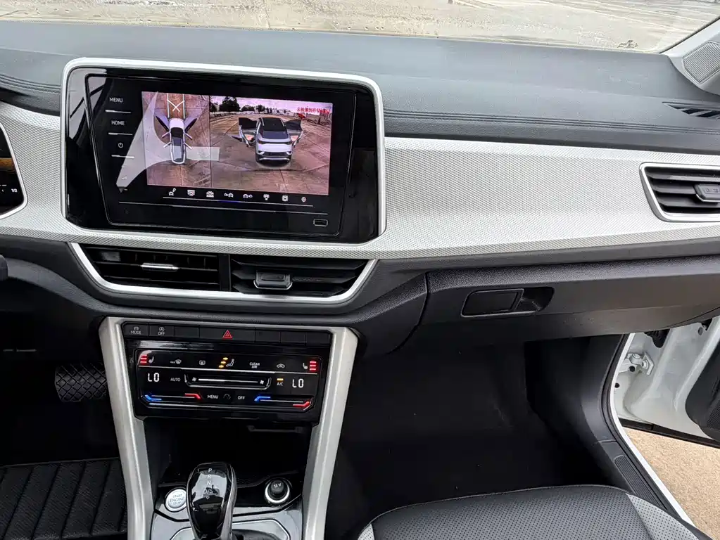 Volkswagen T-Roc 2023 — фото 8