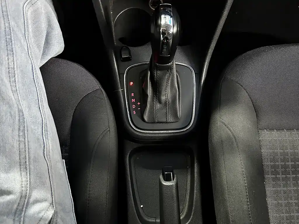 Volkswagen Polo 2015 — фото 15