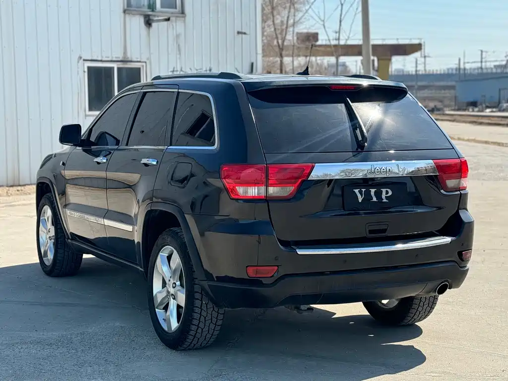 Jeep Grand Cherokee 2013 — фото 9