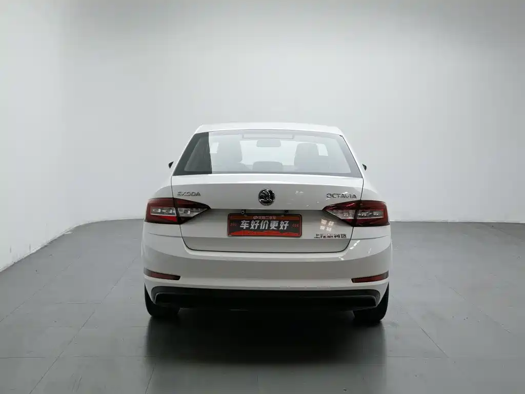 Skoda Octavia 2019 — фото 4
