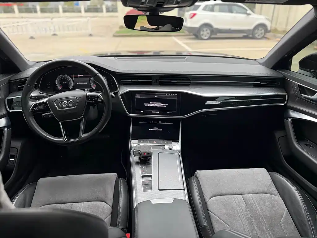 Audi A6L 2022