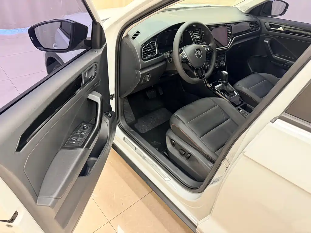 Volkswagen T-Roc 2022 — фото 8