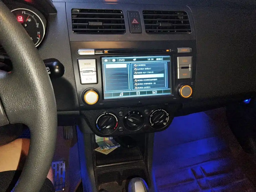 Suzuki Swift 2015 — фото 14