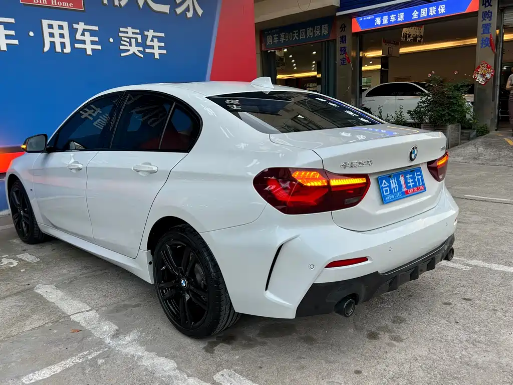 BMW 1 Series 2023 — фото 17