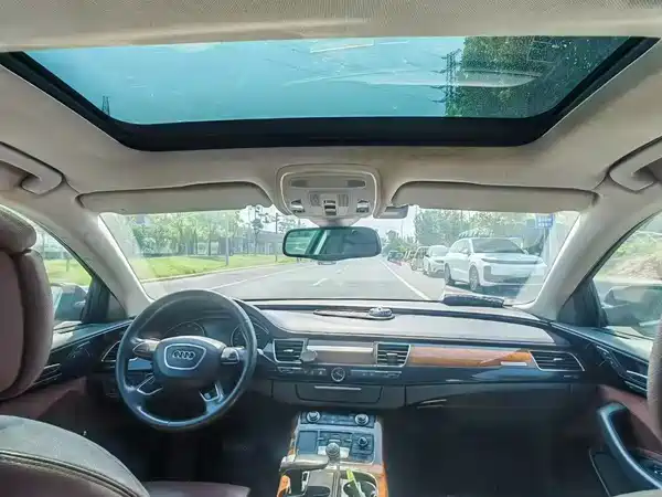Audi A8 2011