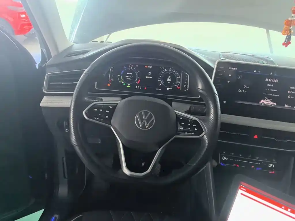 Volkswagen Tiguan L Plug-In Hybrid 2023 — фото 11