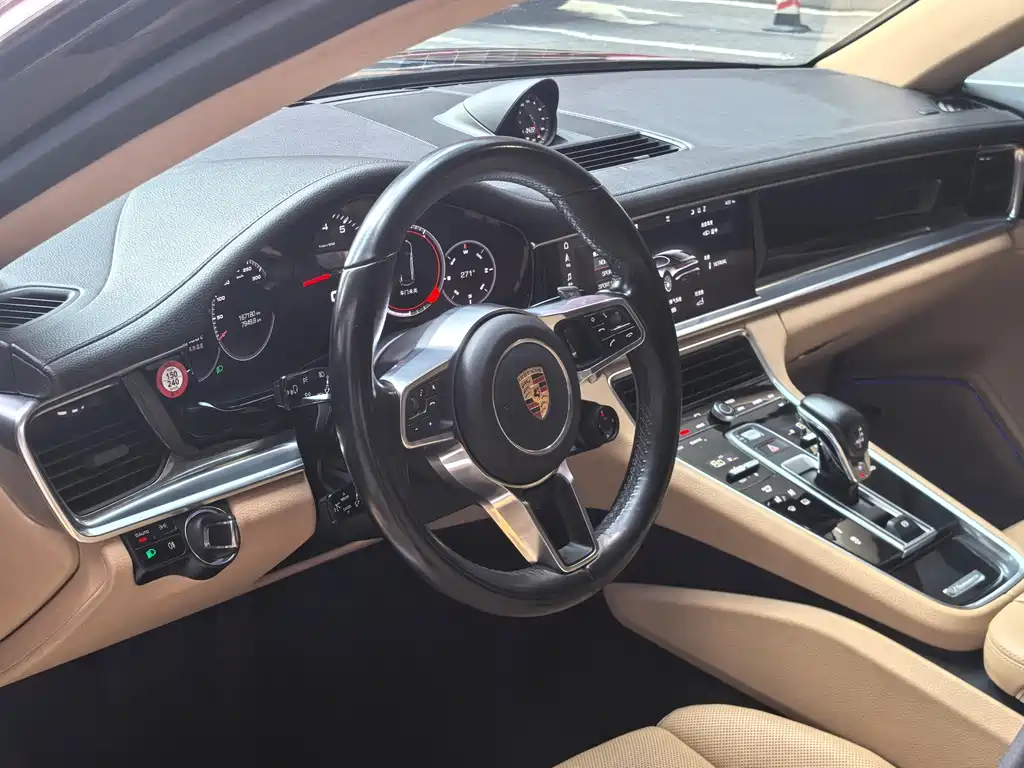 Porsche Panamera 2018 — фото 28