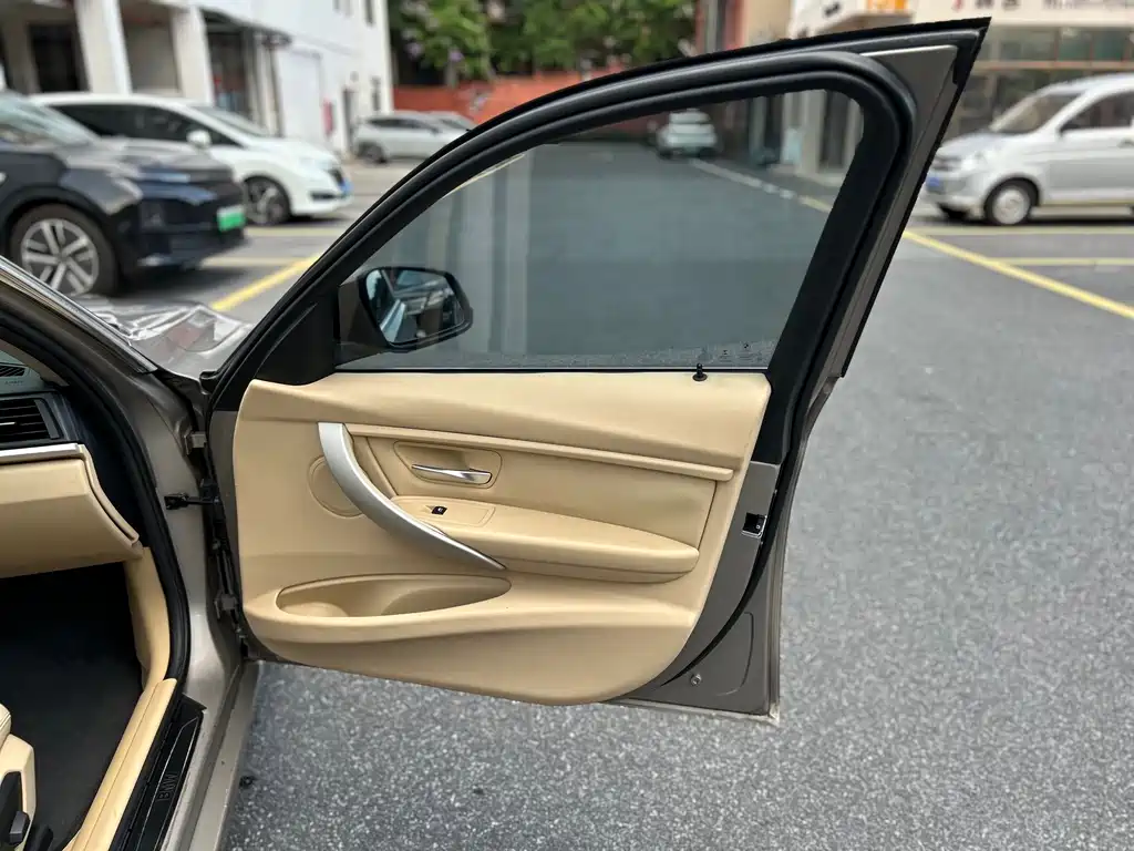 BMW 3 Series 2015 — фото 31