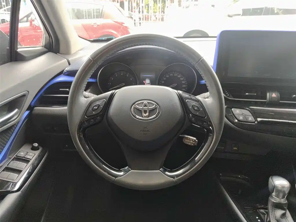 Toyota C-HR 2022 — фото 7