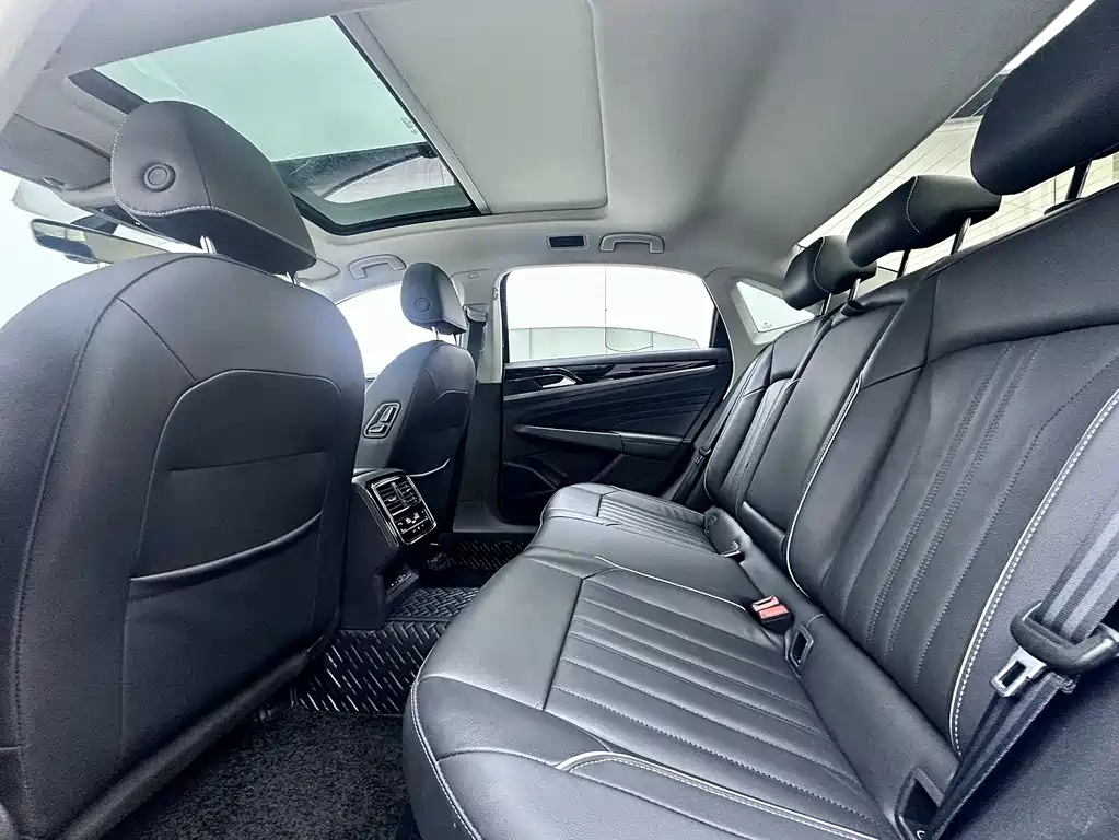 Volkswagen Passat 2022