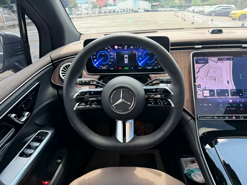 Mercedes-Benz EQE SUV 2025 — фото 10