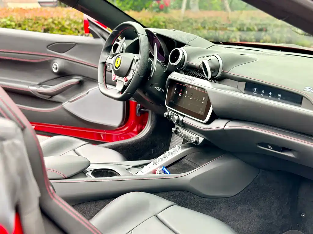 Ferrari Portofino 2020 — фото 16