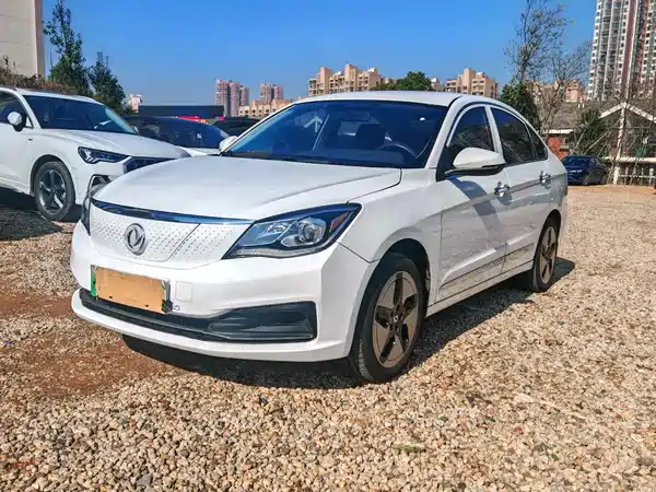 Dongfeng E70 2021