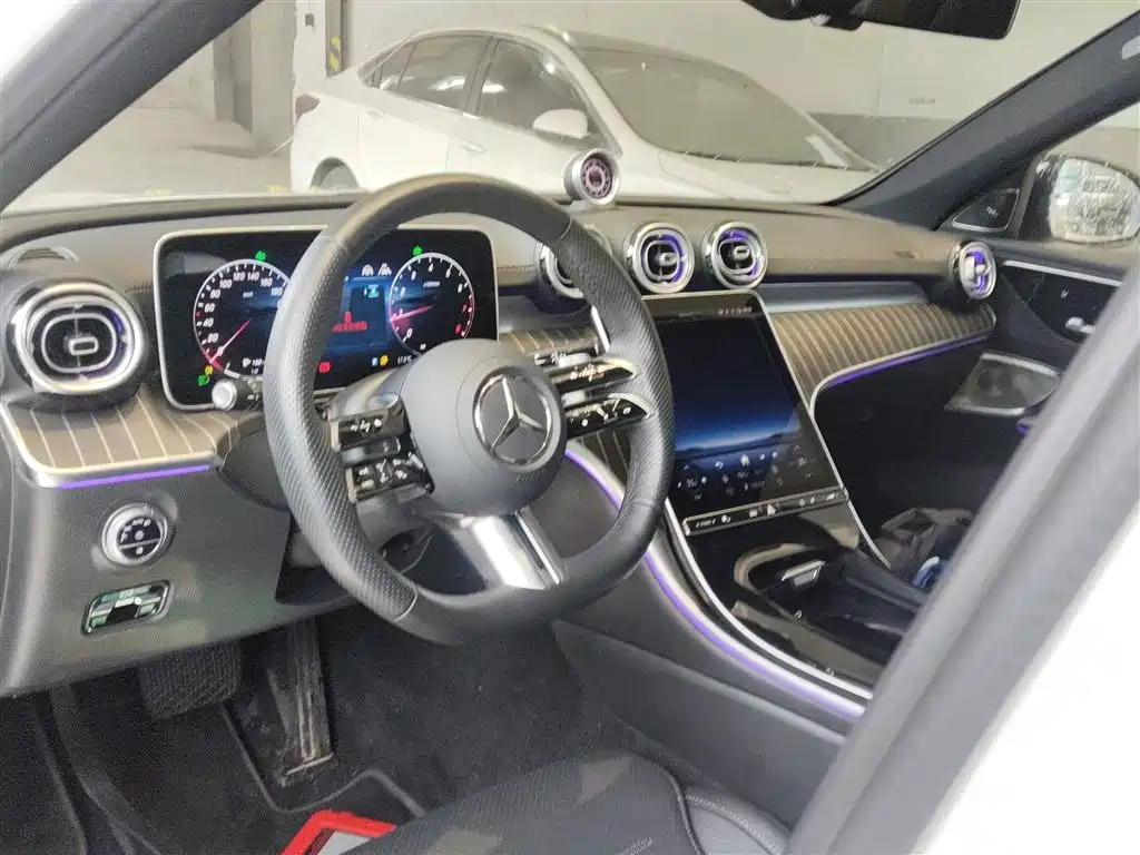 Mercedes-Benz C-Class 2024 — фото 10
