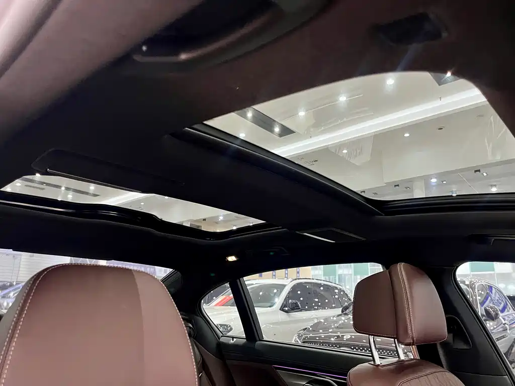 BMW 7 Series 2019 — фото 12