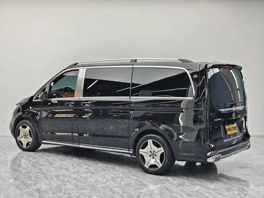 Mercedes-Benz V-Class 2023 — фото 7