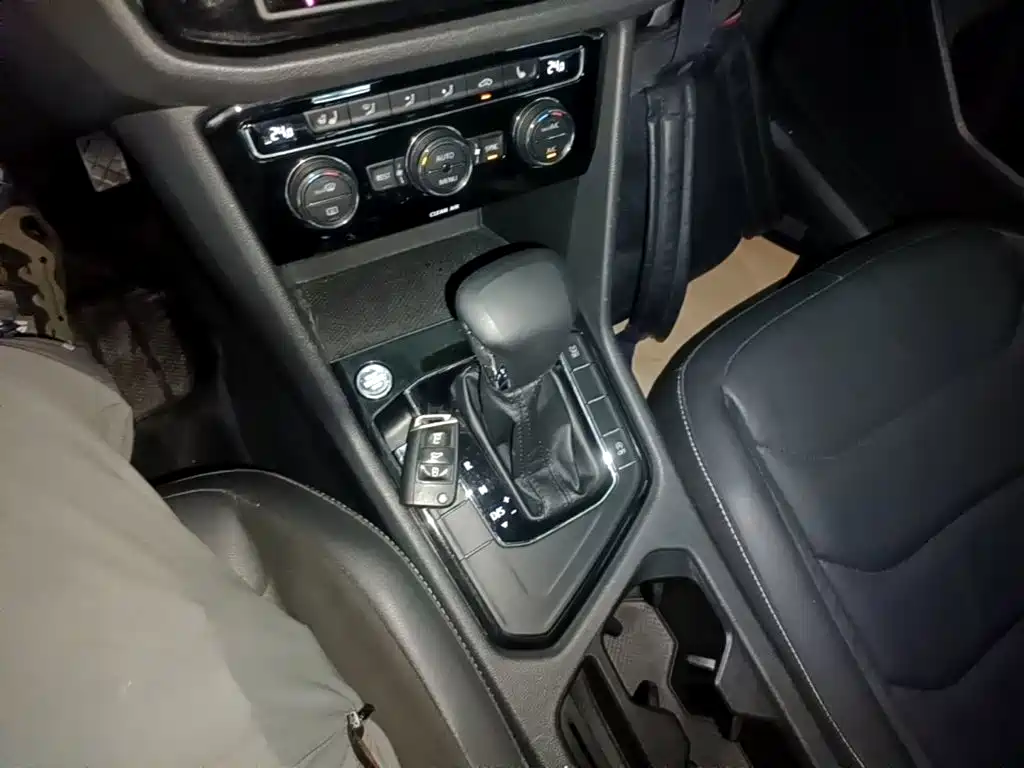 Volkswagen Tiguan L 2017 — фото 14