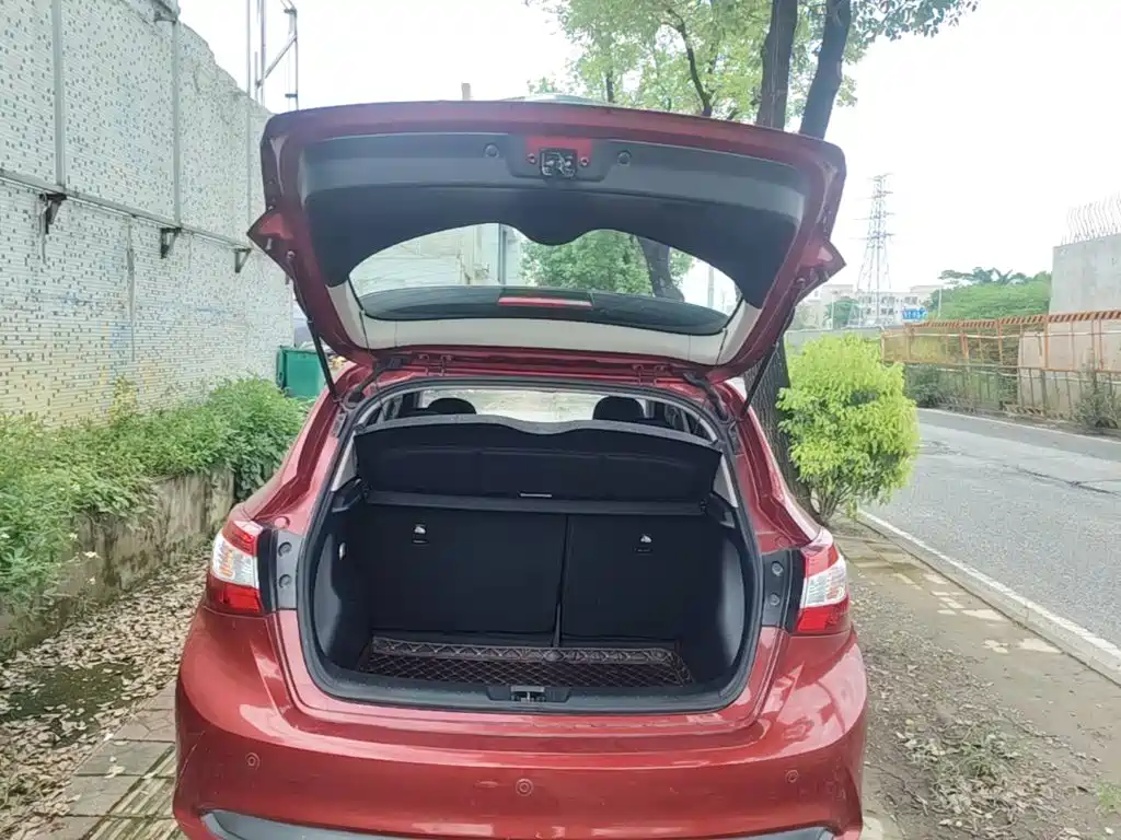 Nissan Tiida 2020 — фото 19
