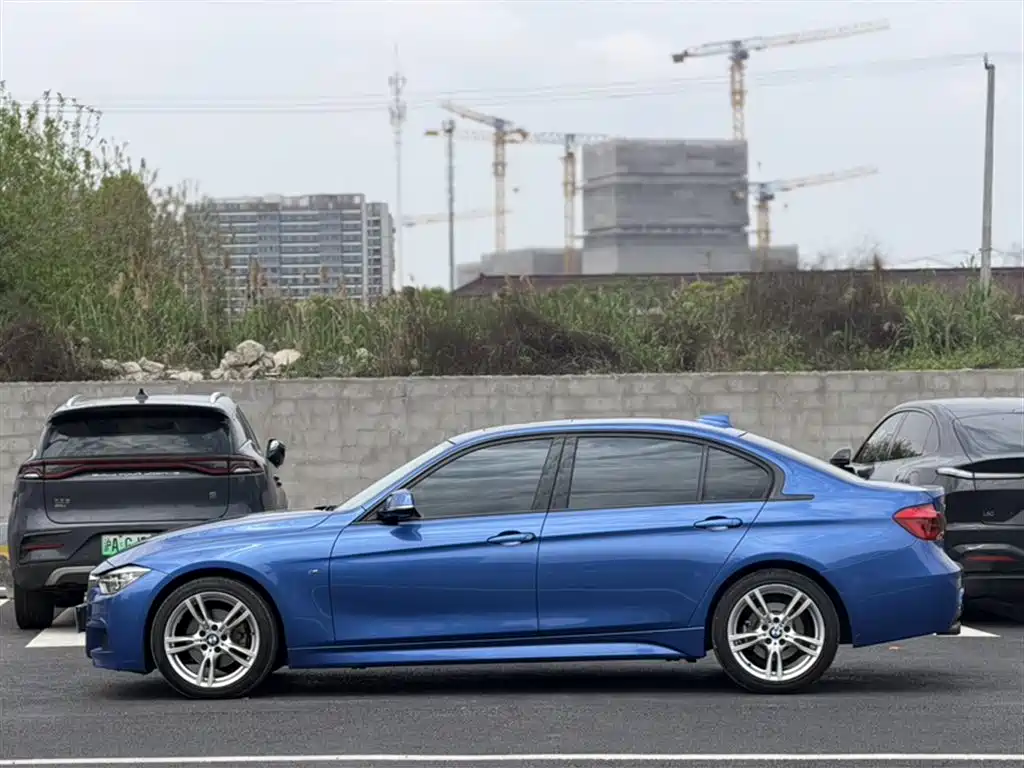 BMW 3 Series 2017 — фото 23
