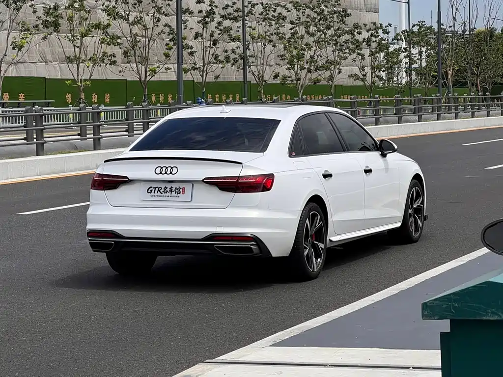 Audi A4L 2021 — фото 15