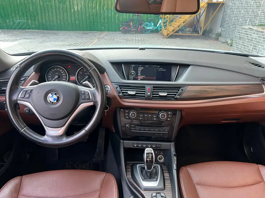 BMW X1 2015 — фото 19