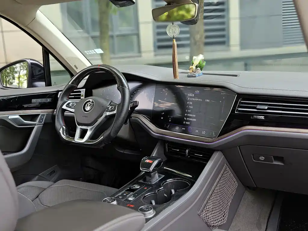 Volkswagen Touareg 2019 — фото 13