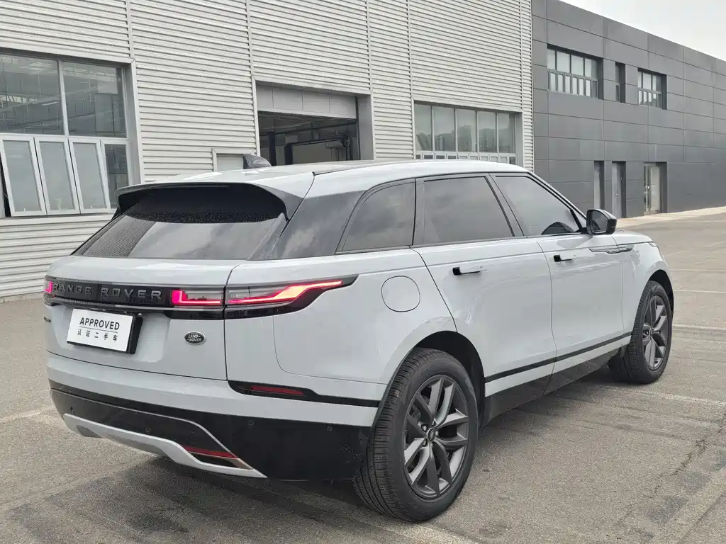 Land Rover Velar 2025