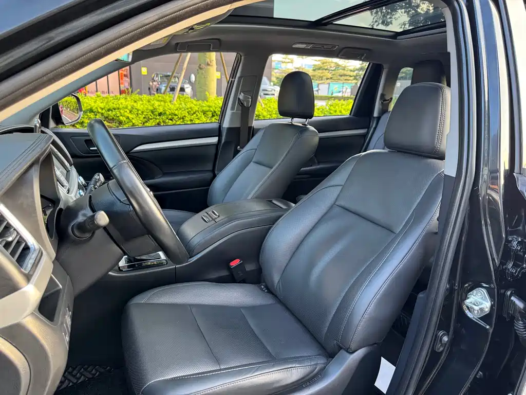 Toyota Highlander 2020 — фото 19