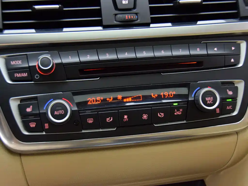 BMW 3 Series 2015 — фото 13