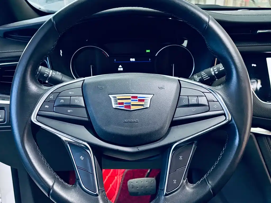 Cadillac XT5 2021 — фото 5