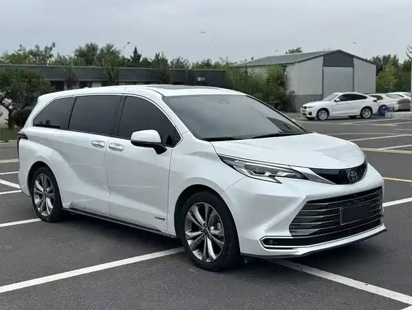 Toyota Sienna 2023
