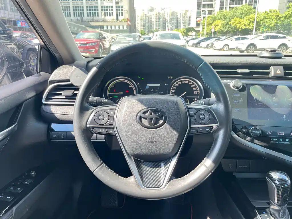 Toyota Camry 2021 — фото 23