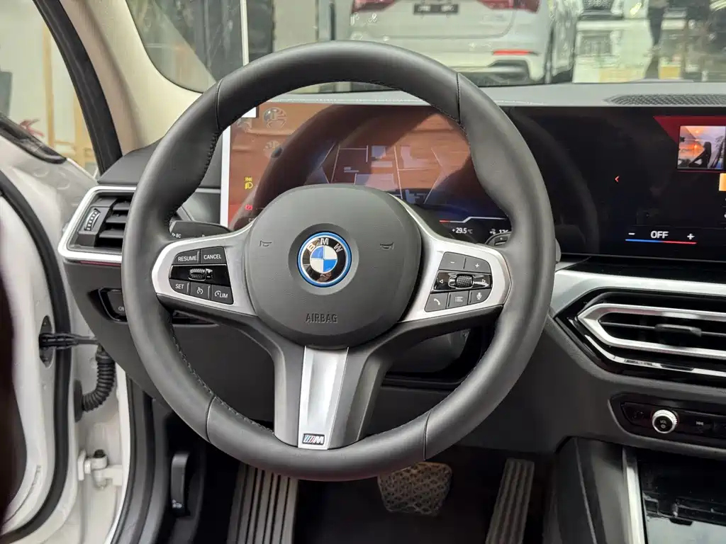 BMW i3 2024 — фото 13