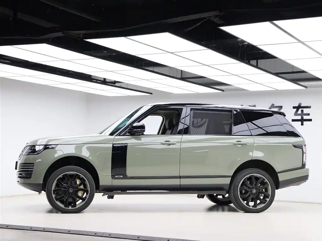 Land Rover Range Rover 2022 — фото 37