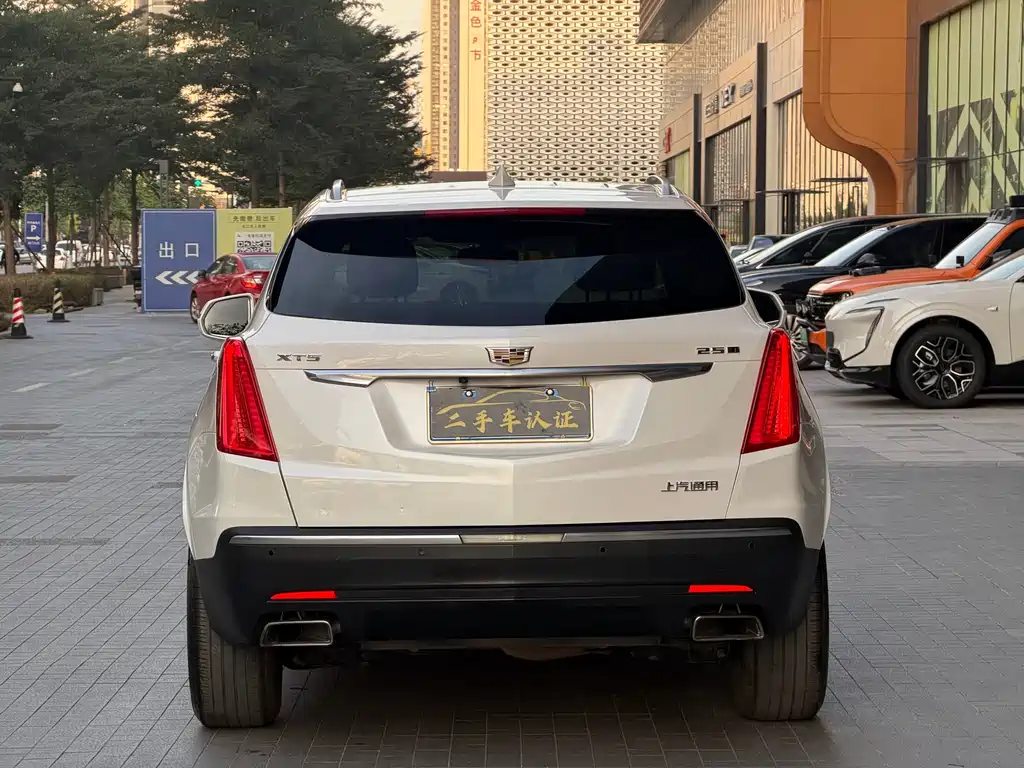 Cadillac XT5 2017 — фото 7