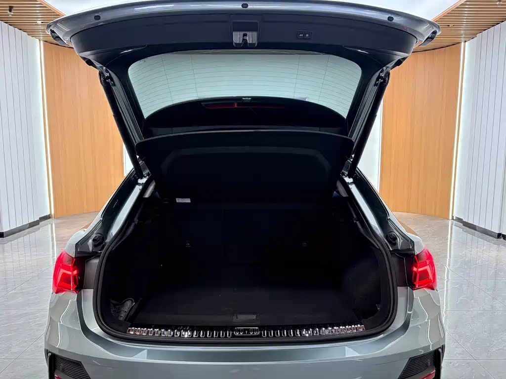 Audi Q3 Sportback 2022 — фото 8