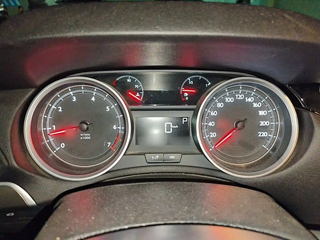 Peugeot 408 2015