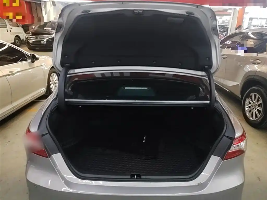 Toyota Camry 2023 — фото 19
