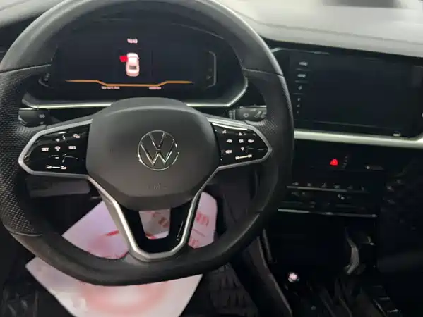 Volkswagen Passat 2023