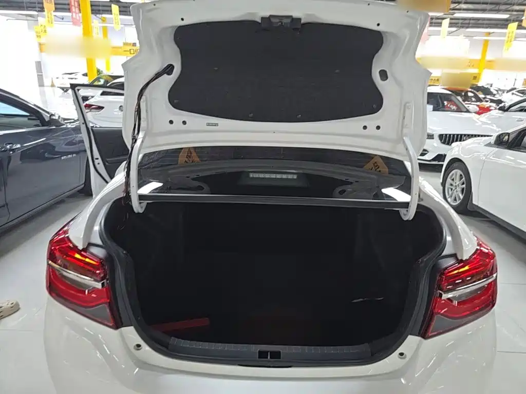 Toyota Vios 2023 — фото 19