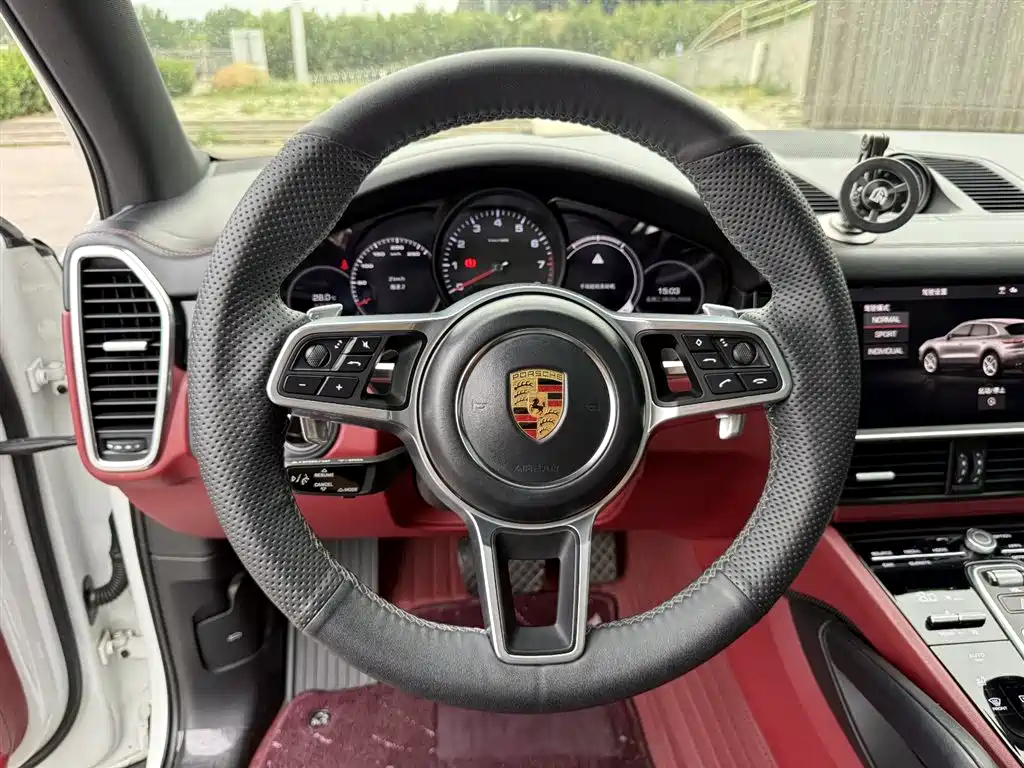 Porsche Cayenne 2021 — фото 21